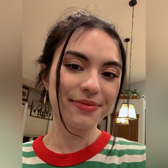 Meet your Posher, Whitney - Picture 1 of 1